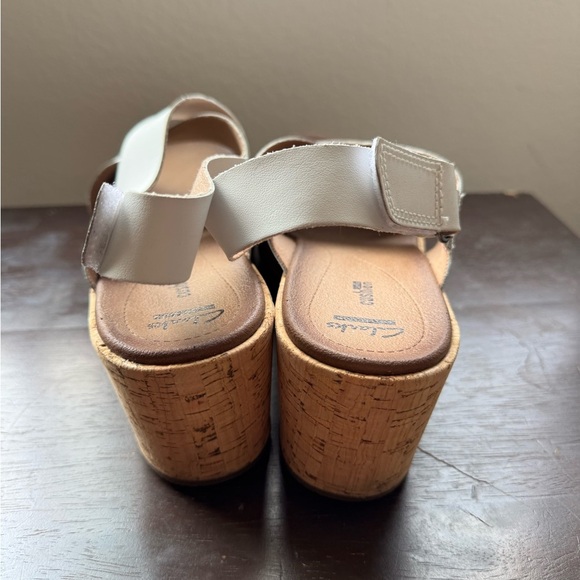 Clarks - cushion soft White wedge Sandals - Picture 5 of 7